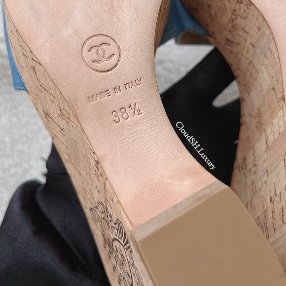 Auth Chanel Classic Red CC Logo Blue Denim Cork Wedge Sandals - Size 38.5 - Picture 7 of 9